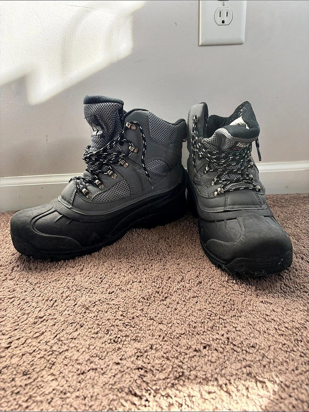 Itasca Gray & Black Winter Boots US 12